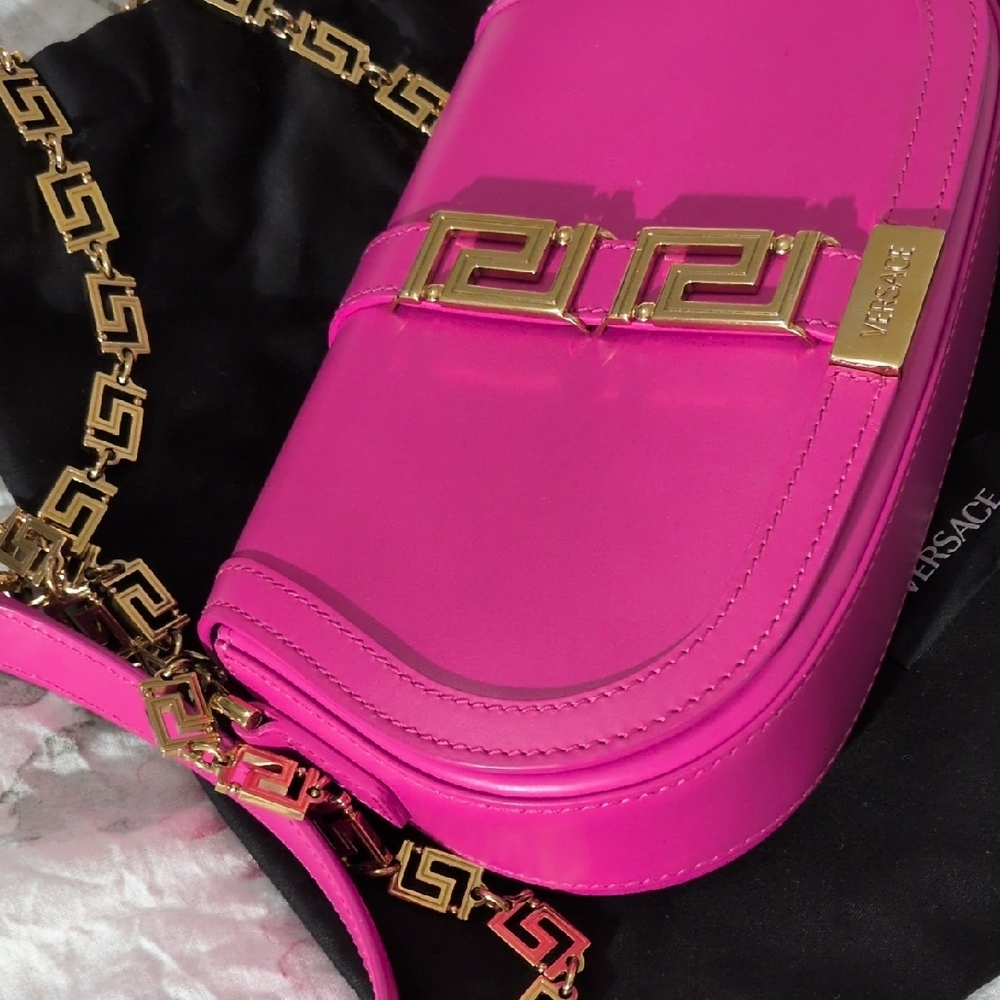 VERSACE HANDBAG Fuchsia Leather Crossbody with Gold Greek Hardware - Picture 3 of 14